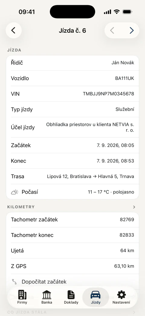 Detail jízdy: automaticky zapsaný začátek a konec, trasa, kilometry z tachometru i z GPS